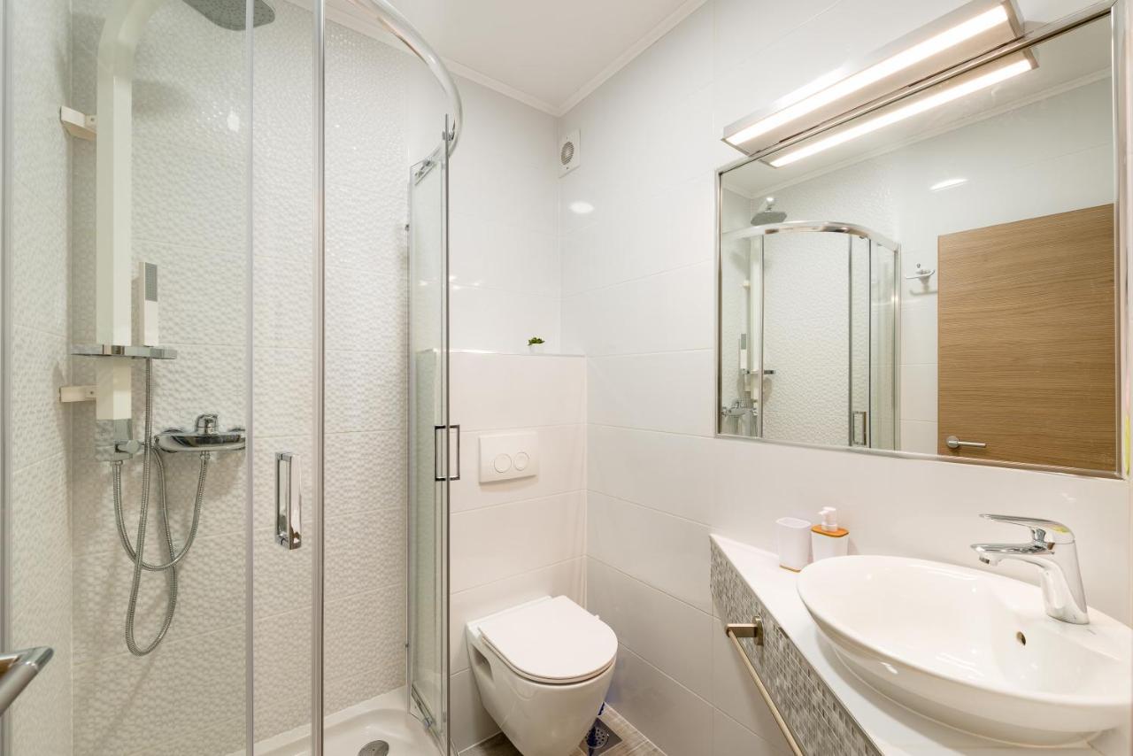 Luxury Bellavista Amazing Sea Holidays With Private Beach & Parking Milna  Dış mekan fotoğraf