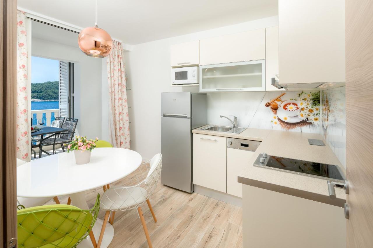 Luxury Bellavista Amazing Sea Holidays With Private Beach & Parking Milna  Dış mekan fotoğraf