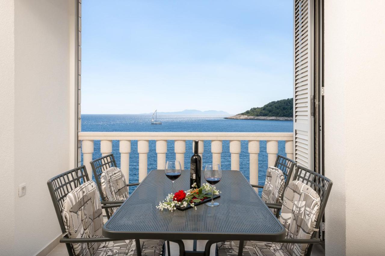 Luxury Bellavista Amazing Sea Holidays With Private Beach & Parking Milna  Dış mekan fotoğraf