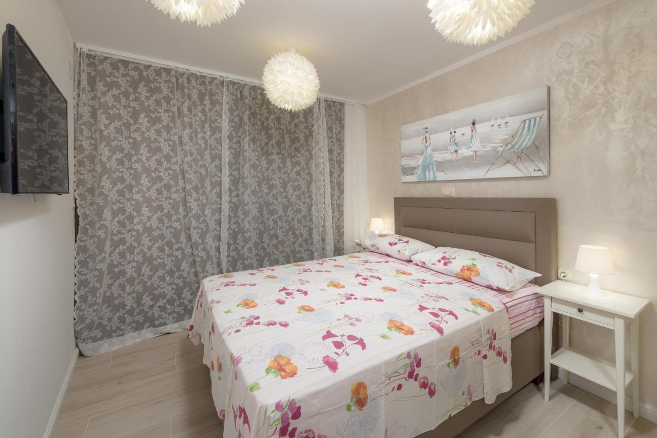 Luxury Bellavista Amazing Sea Holidays With Private Beach & Parking Milna  Dış mekan fotoğraf