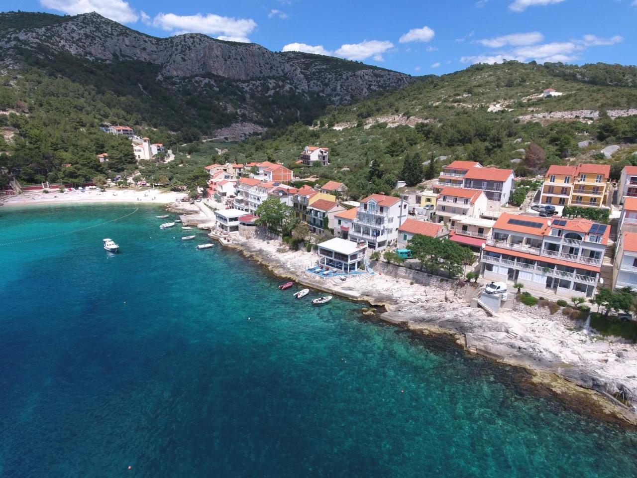 Luxury Bellavista Amazing Sea Holidays With Private Beach & Parking Milna  Dış mekan fotoğraf