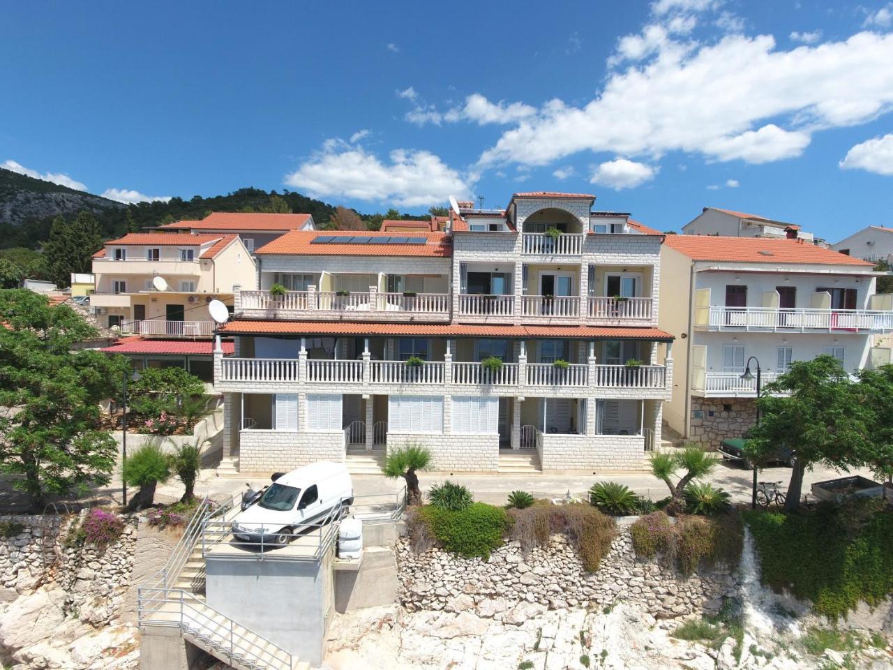 Luxury Bellavista Amazing Sea Holidays With Private Beach & Parking Milna  Dış mekan fotoğraf