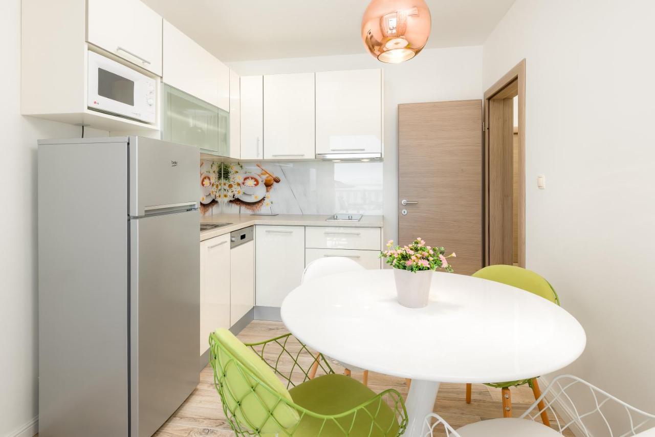 Luxury Bellavista Amazing Sea Holidays With Private Beach & Parking Milna  Dış mekan fotoğraf