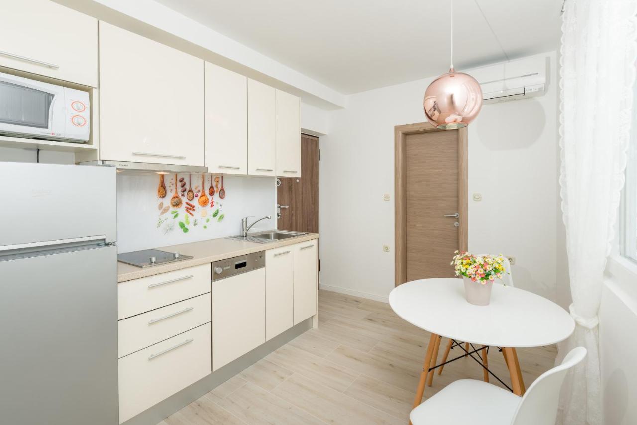 Luxury Bellavista Amazing Sea Holidays With Private Beach & Parking Milna  Dış mekan fotoğraf