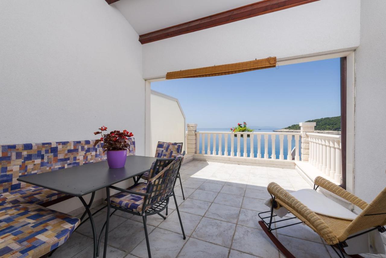 Luxury Bellavista Amazing Sea Holidays With Private Beach & Parking Milna  Dış mekan fotoğraf