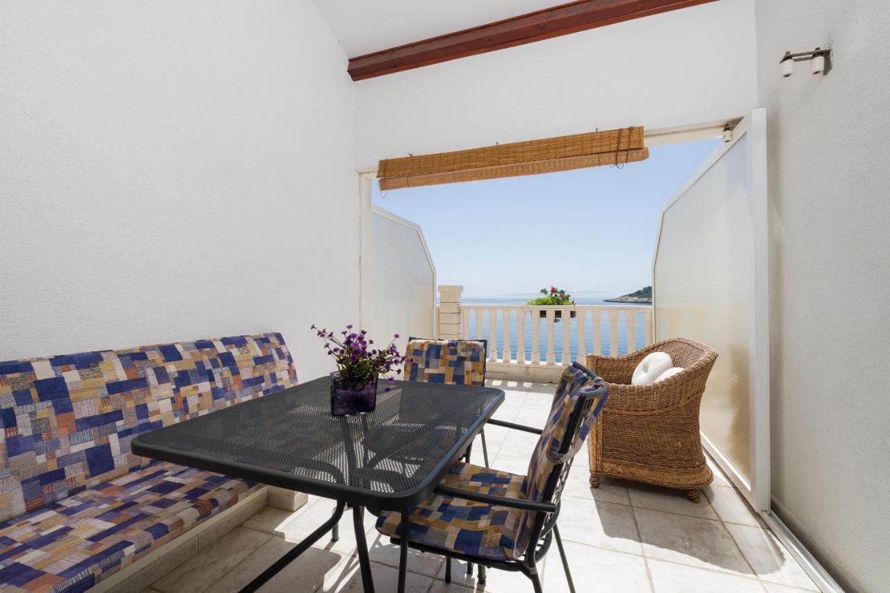Luxury Bellavista Amazing Sea Holidays With Private Beach & Parking Milna  Dış mekan fotoğraf