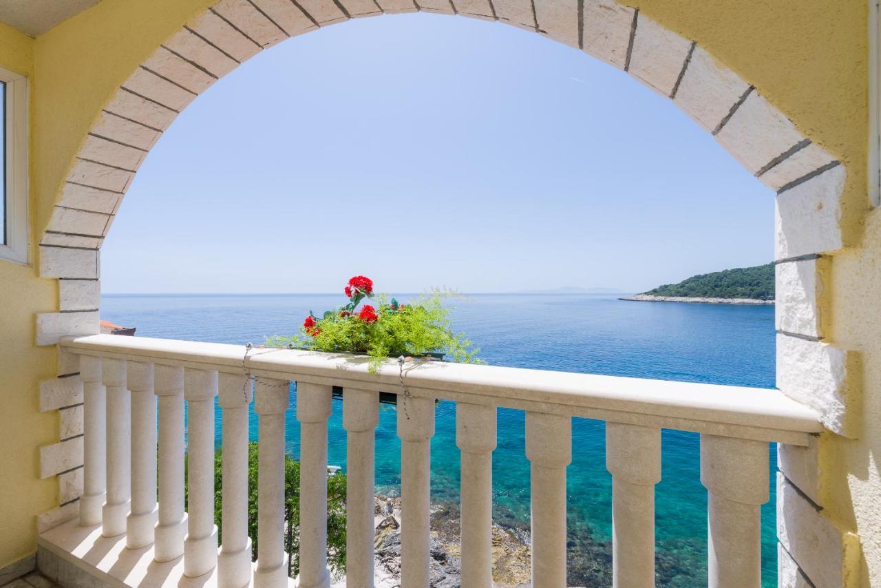 Luxury Bellavista Amazing Sea Holidays With Private Beach & Parking Milna  Dış mekan fotoğraf