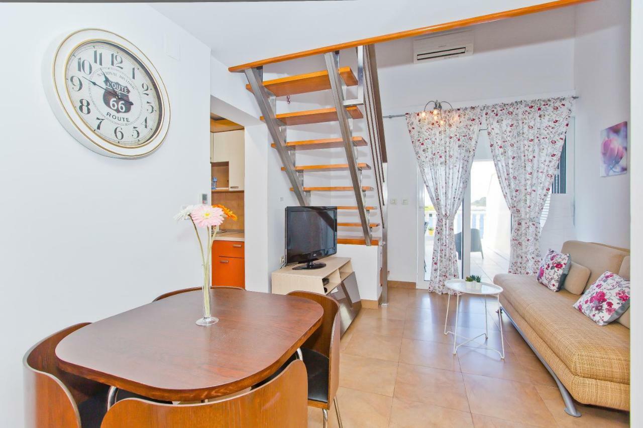 Luxury Bellavista Amazing Sea Holidays With Private Beach & Parking Milna  Dış mekan fotoğraf